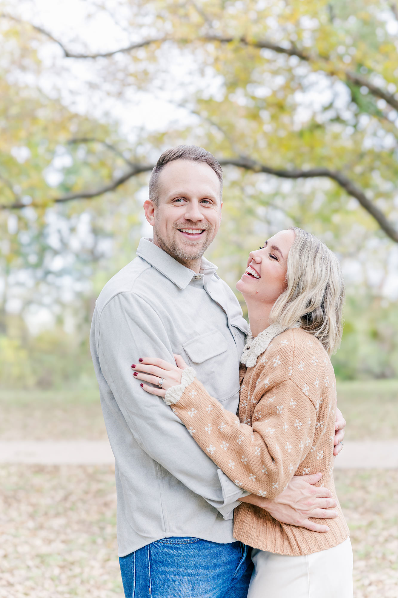 Fall family photos ideas in Mansfield at Elmer W. Oliver Nature Park